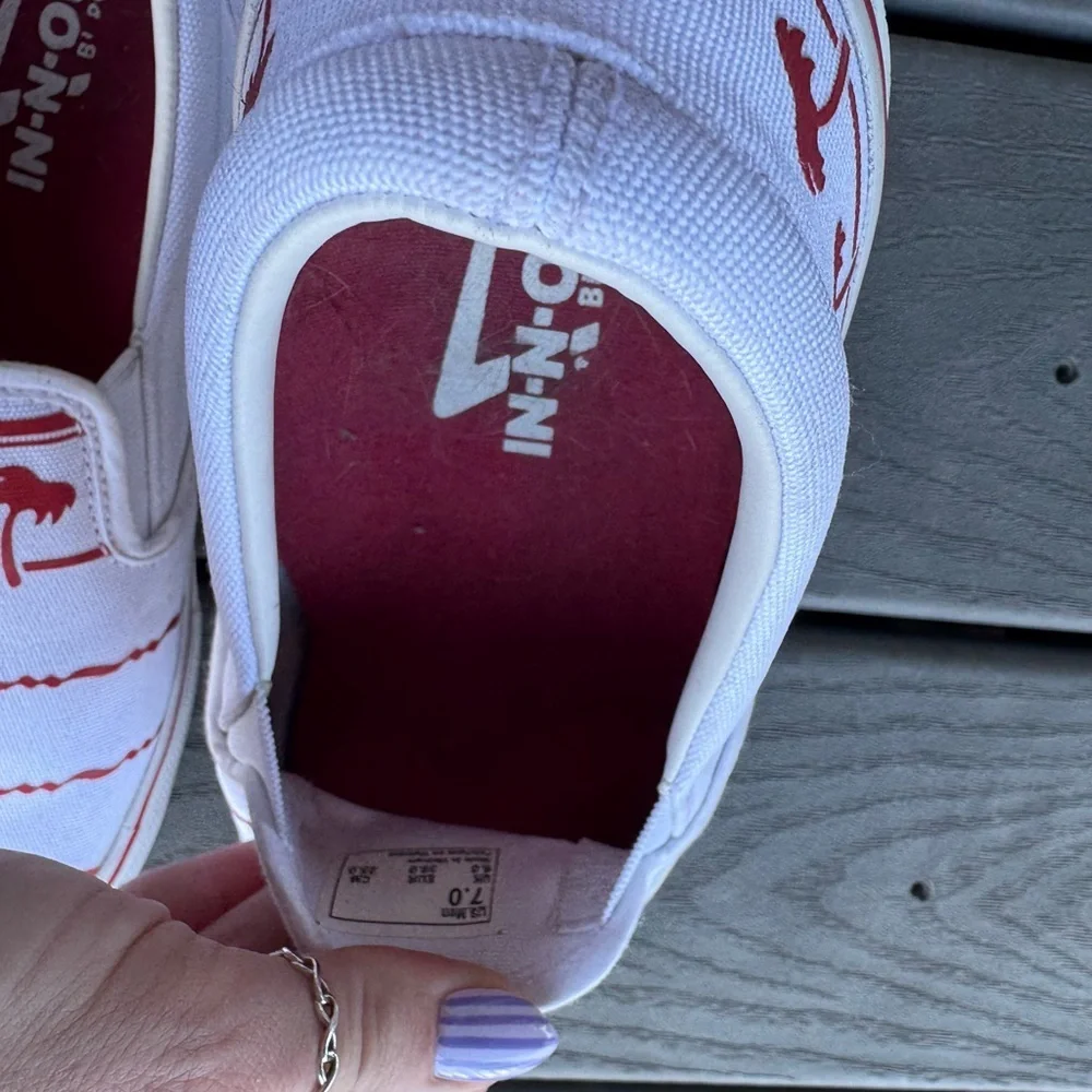 In-N-Out Burger Slip On Sneakers White Red Palm Print Size 7 men/8.5 women